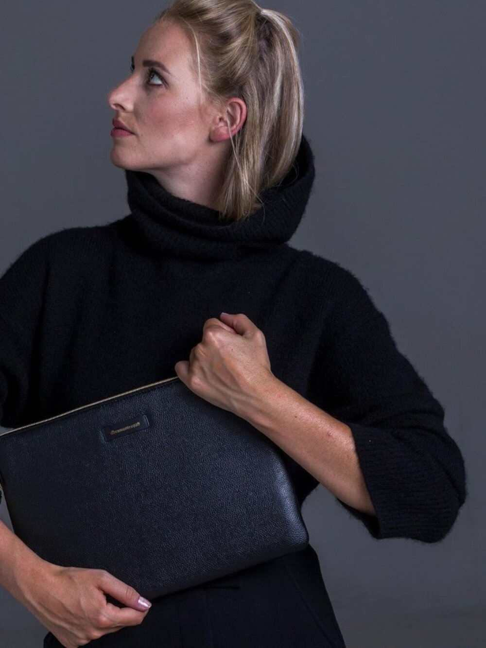 dbramante1928 - Paris - Black Grain Leather Laptop Sleeve